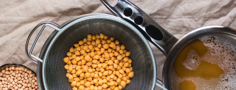 Aquafaba and chickpeas Aquafaba and chickpeas